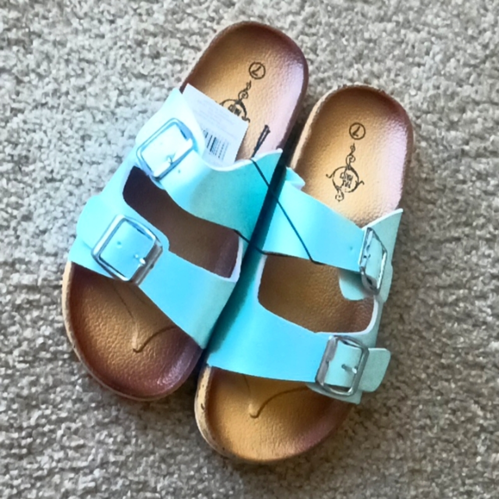 Sandles